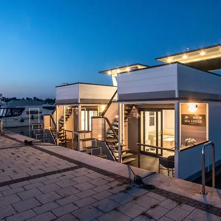 ספינת מלון The Sea Novigrad - Hausboot Floating Sea House