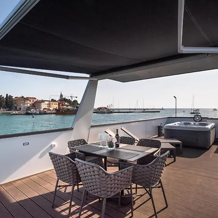 The Sea Novigrad - Hausboot Floating Sea House ספינת מלון Novigrad Istria