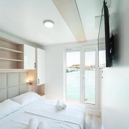 Stylish Houseboat By The Sea In Novigrad Novigrad Istria