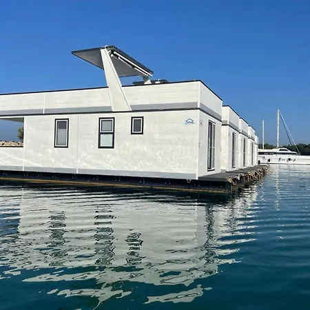 Stylish Houseboat By The Sea In Novigrad Botel Novigrad Istria