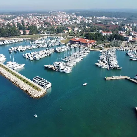 Stylish Houseboat By The Sea In Novigrad