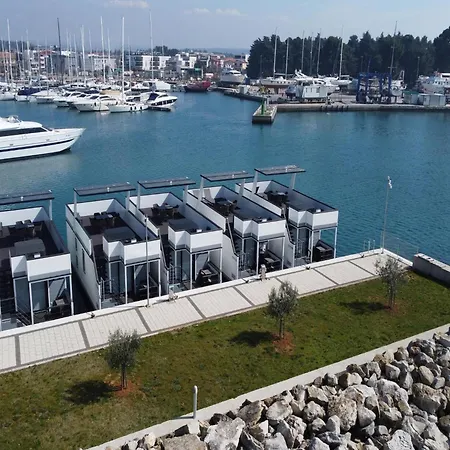 Stylish Houseboat By The Sea In Novigrad