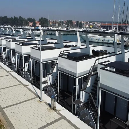 Stylish Houseboat By The Sea In Novigrad Botel *