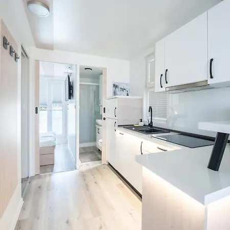 Stylish Houseboat By The Sea In Novigrad * Novigrad Istria