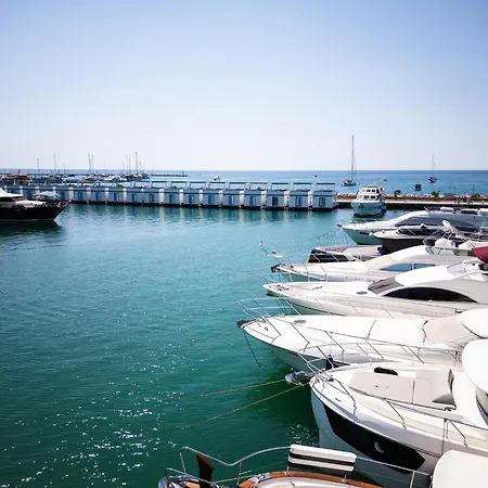 Botel Stylish Houseboat By The Sea In Novigrad